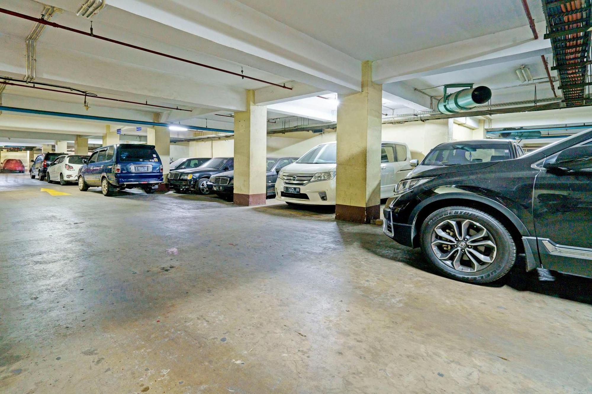Oyo Life 92976 Jarrdin By Apato Hotel Bandung